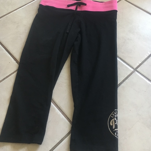 Pink Yoga Pants Goes little down the knees - Picture 1 of 3