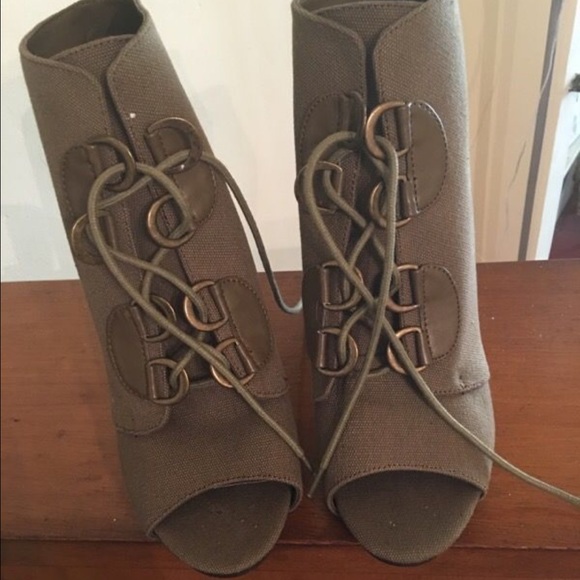 Elle open toe heels