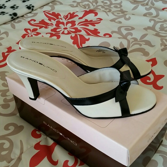 Bandolino Shoes - Bandolino black and cream sandals