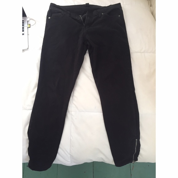 Forever 21 Stretchy Black Skinny Pants - Picture 1 of 3