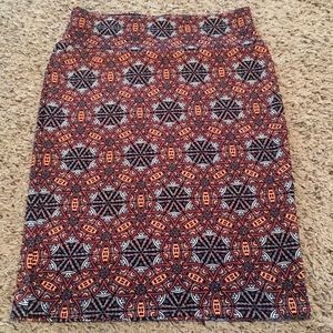 NWOT Medium LulaRoe Cassie in Tribal Print