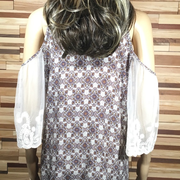 LACE SLEEVE COLD SHOULDER DRESS - Picture 8 of 8