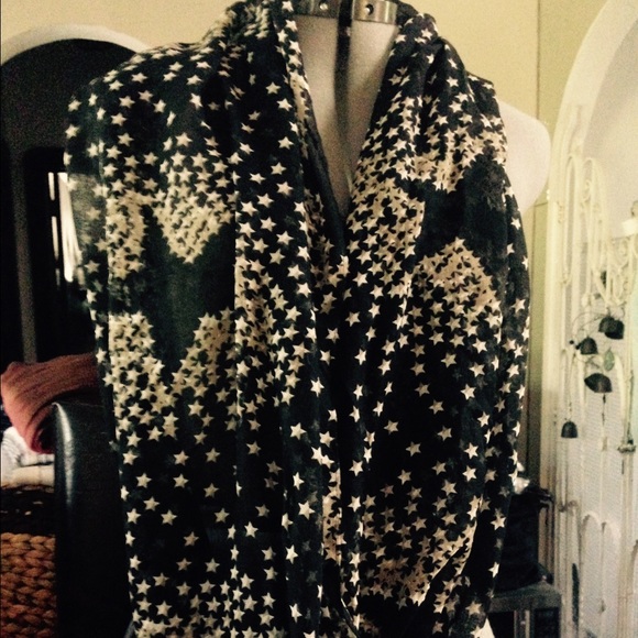 Infinity scarf black stars & more stars