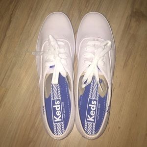 Brand New White Keds