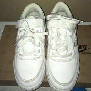 White Nike Vandal Low