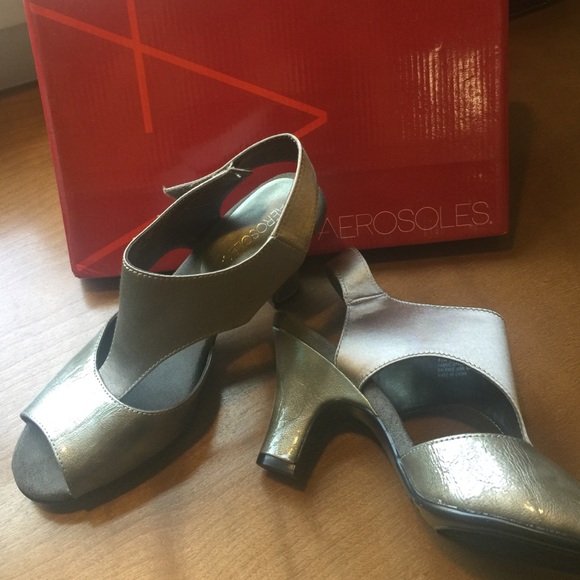 Cute and Comfy Aerosoles Grey Heels.
