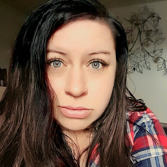 Meet your Posher, Aleka