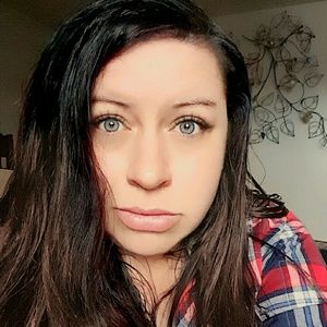 Meet your Posher, Aleka