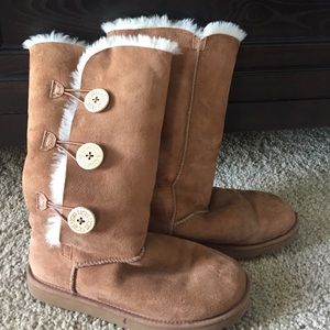 UGG Bailey Button Triplet Women's Sheepskin Boots