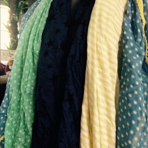 Only green and blue poka dots. Light scarf.