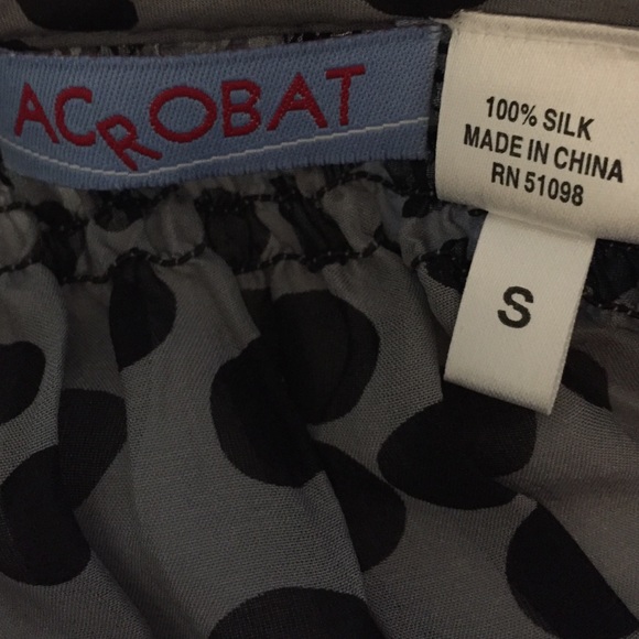 BEAUTIFUL SILK BLOUSE gray with black dots - Picture 3 of 3