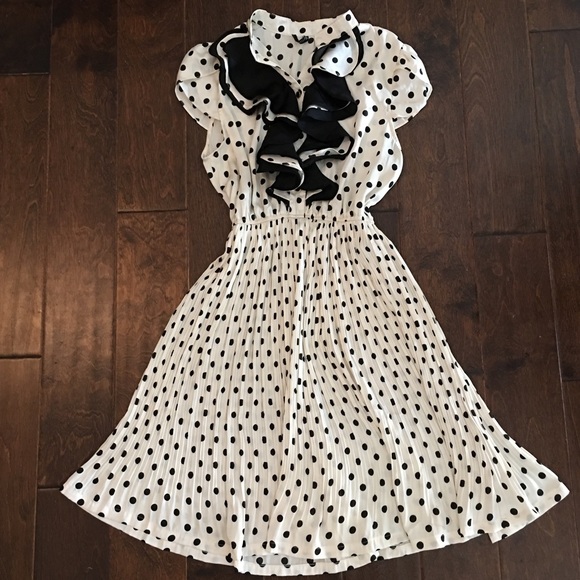 Vintage looking polka dot dress EUC