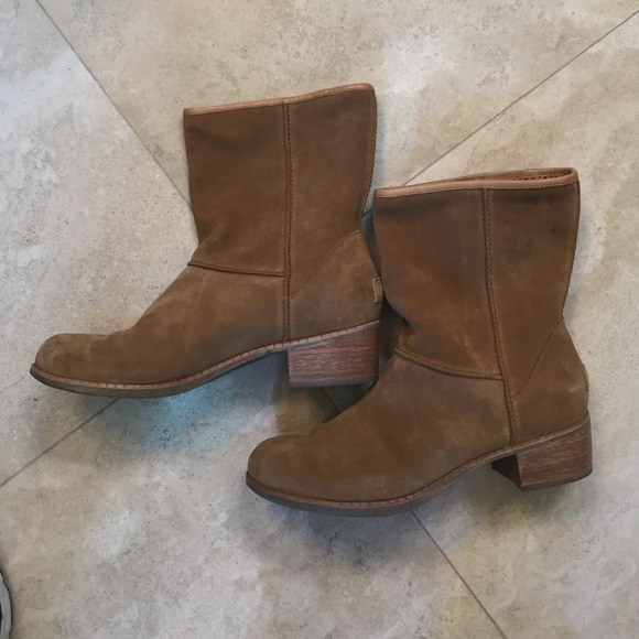 UGG Shoes - UGG Tan Suede Booties size 9