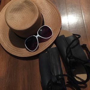 Free people sandals Reserved!!!