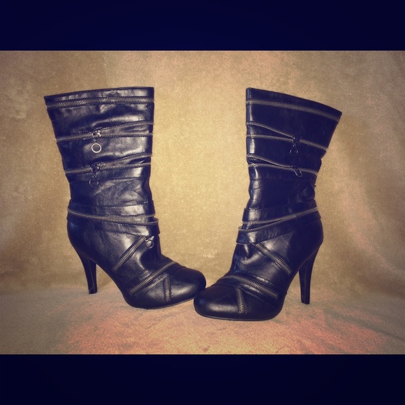 Zipper boots - size 9