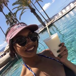 Meet your Posher, Mercedes