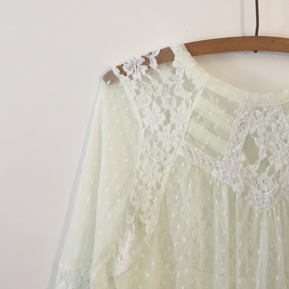 Free People gorg. Blouse🌾 - Picture 2 of 4