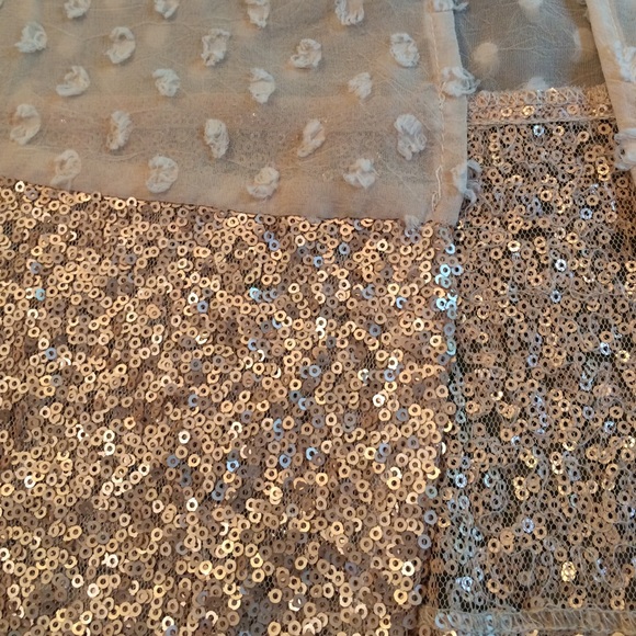 Open back, blush pink sleeveless blouse - Picture 3 of 3