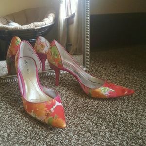 Anne Klein Floral Pumps