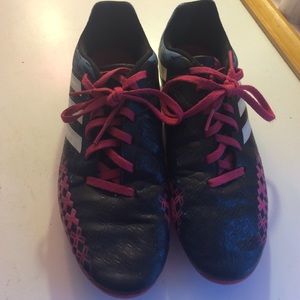 Adidas soccer cleats (great condition!)