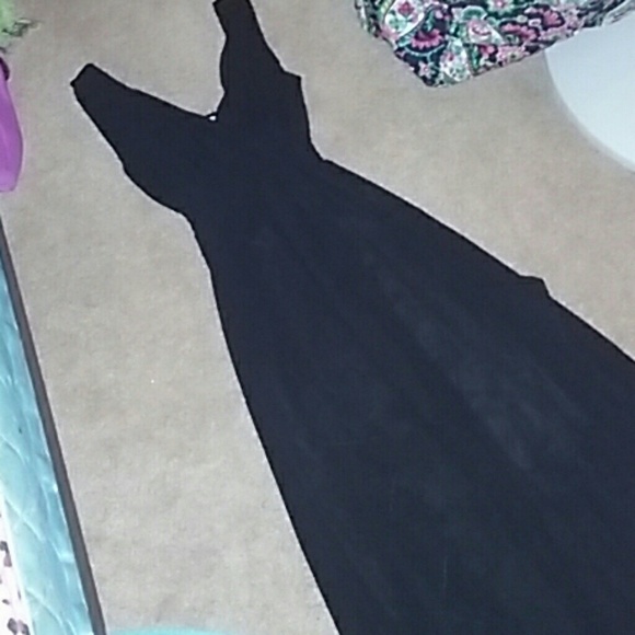 Silky formal dress - Picture 3 of 4