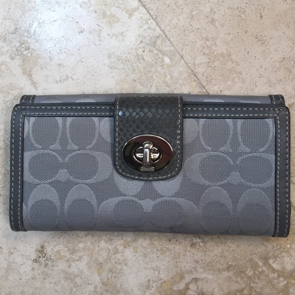 Coach Handbags - Coach Wallet