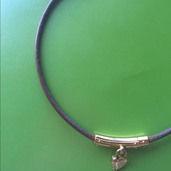 Extra pics of the Hermes necklace