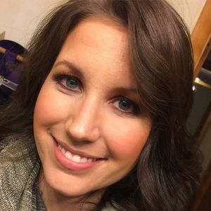 Meet your Posher, Angie