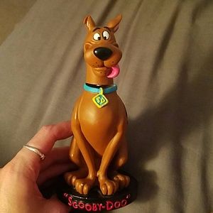 Scooby doo bobble head statue