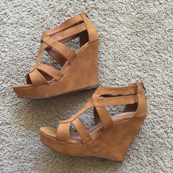 Shoes - Cute Wedges