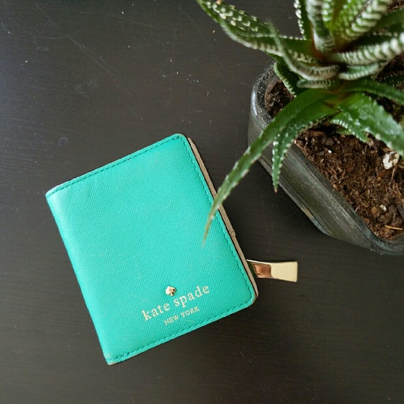 Kate Spade Cedar Street Small Stacy Mini Wallet
