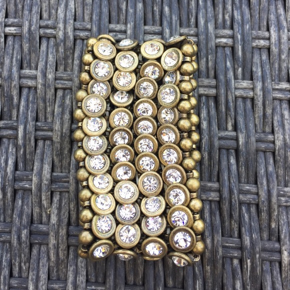 Fun gold and jewel stretch bracelet