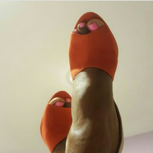 Two tone Ninewest pumps