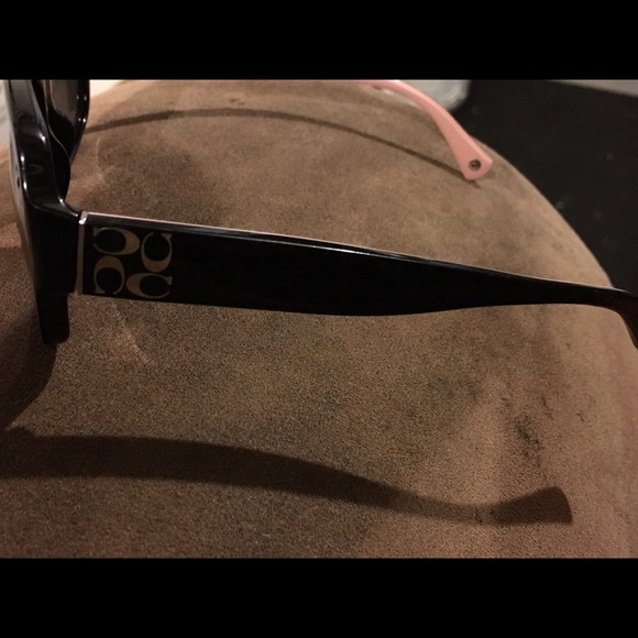 ❌❌SOLD❌❌Authentic coach sunglasses - Picture 3 of 4