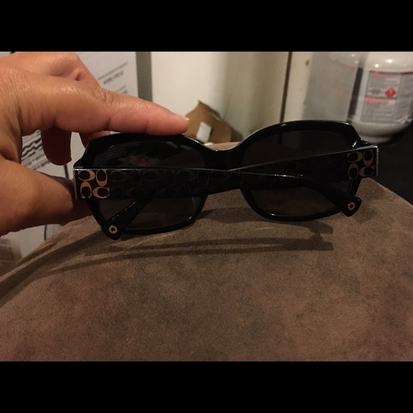 ❌❌SOLD❌❌Authentic coach sunglasses - Picture 4 of 4