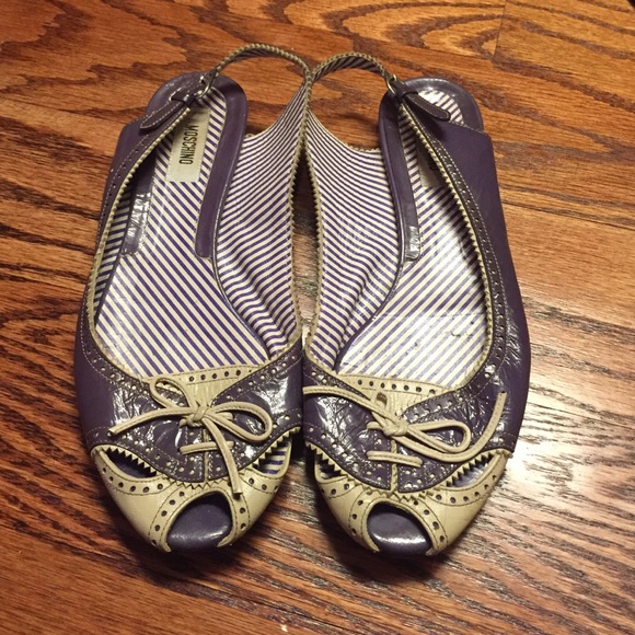 Leather Moschino Flats