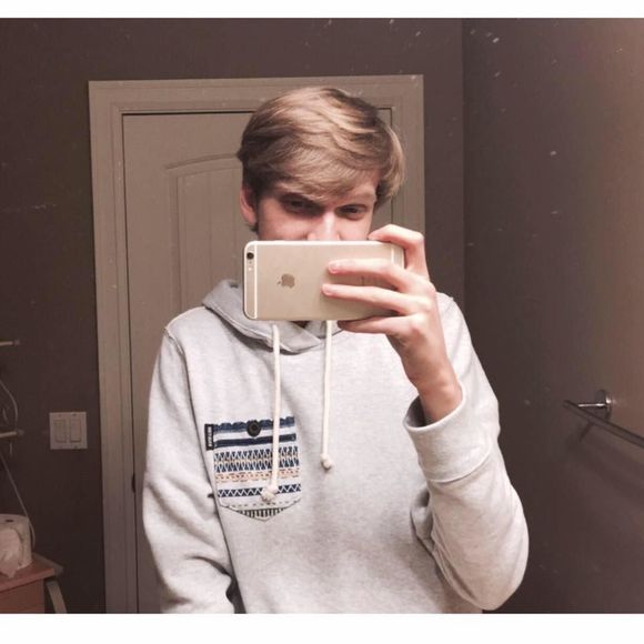 Meet your Posher, Cody - Picture 1 of 1