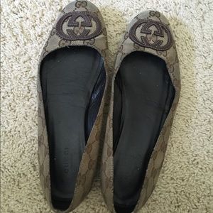 Authentic Gucci flats.