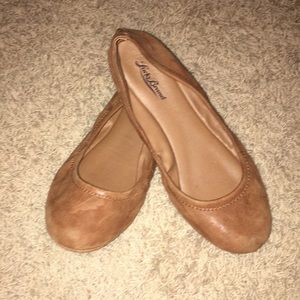 Tan/Nude Flat Lucky Brand shows