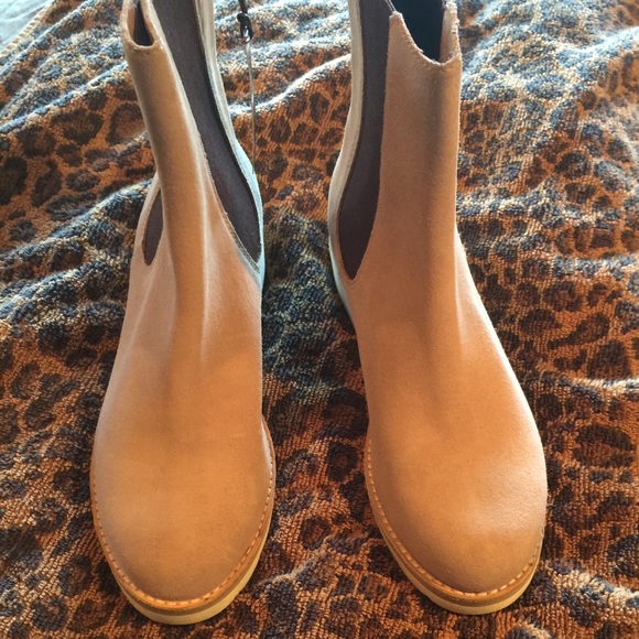 Cole Hahn all weather boots