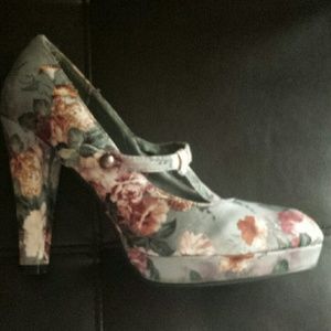 Vintage Mary Jane heels (ask about matching belt!)