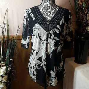 Gorgeous Appointments Top