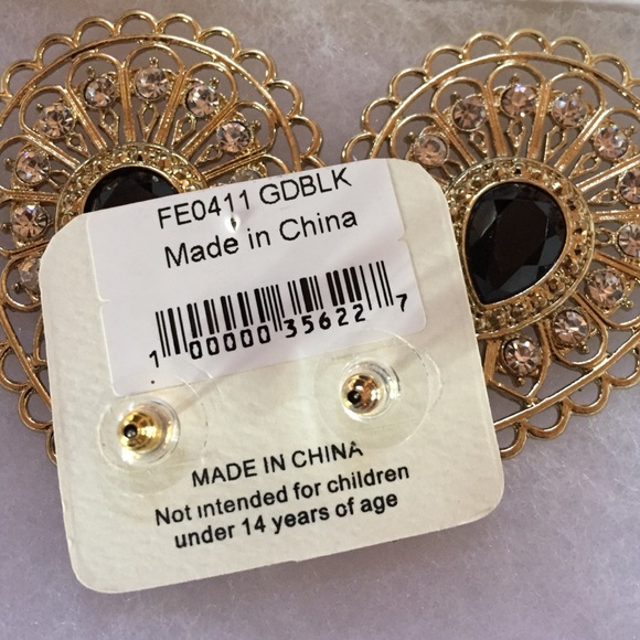 NWT Earrings - Picture 4 of 4