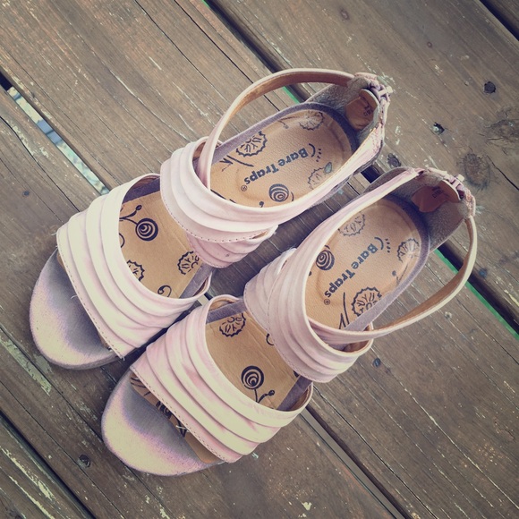 Bare Traps sandals