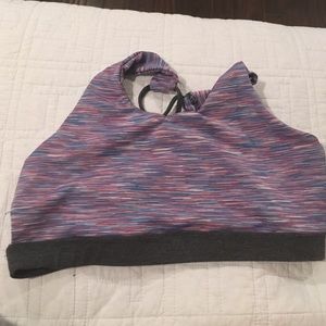 High neck scrappy back sports bra
