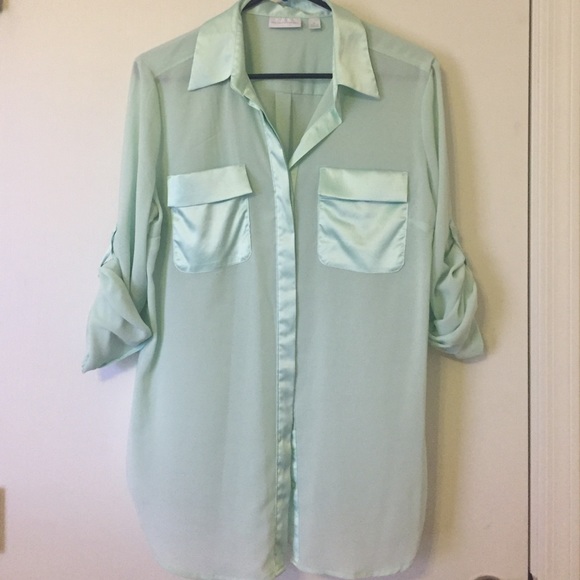 New York & company button down top in mint green