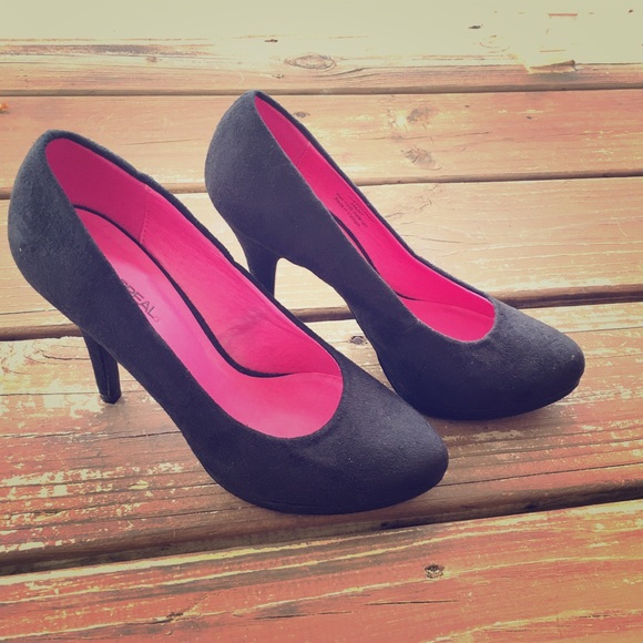 X-Appeal black heels