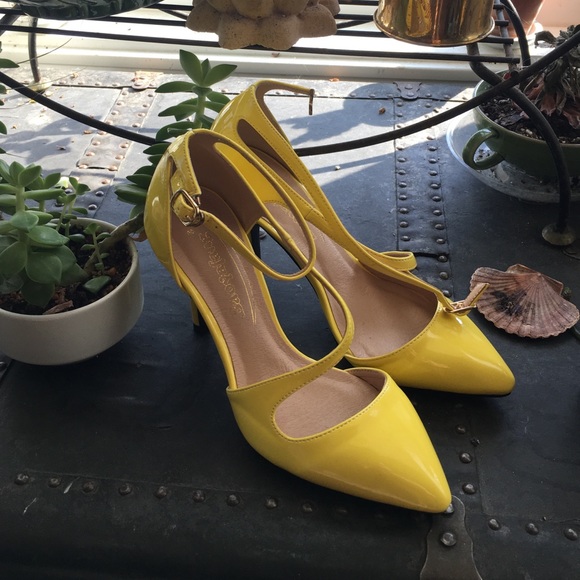 Yellow patent heels