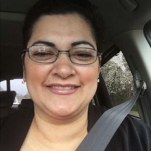 Meet your Posher, Estela