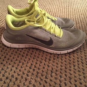 7.5 Nike gray and neon
